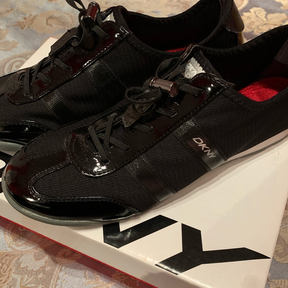 DKNY runners
